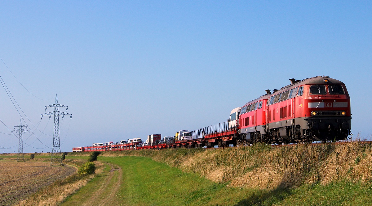 DB 218 491 + 838 mit nem SyltShuttle nach Niebüll. Wiedingharder Neuer Koog 01.09.2021