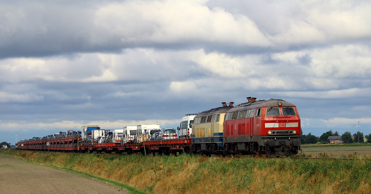 DB 218 491-9 und RPRS 218 480-2 mit SyltShuttle nach Niebüll Bü Triangel 28.08.2021