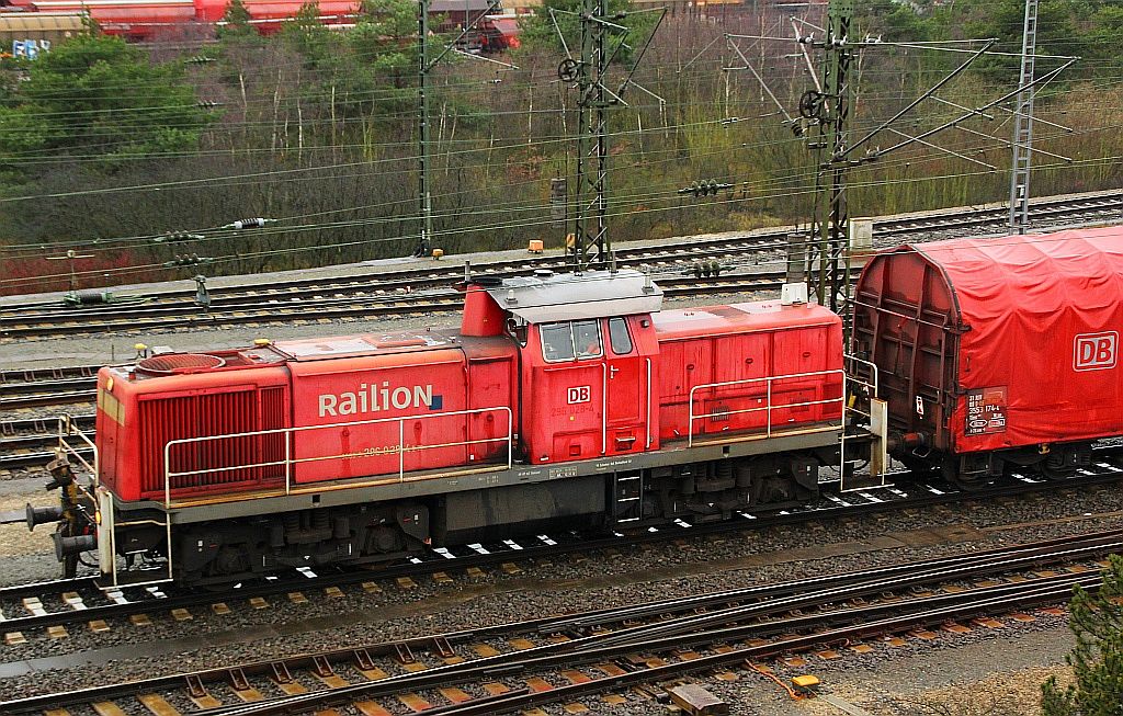 DB 296 028-4 bei Rangierarbeiten im Rbf Maschen, 07.01.2012