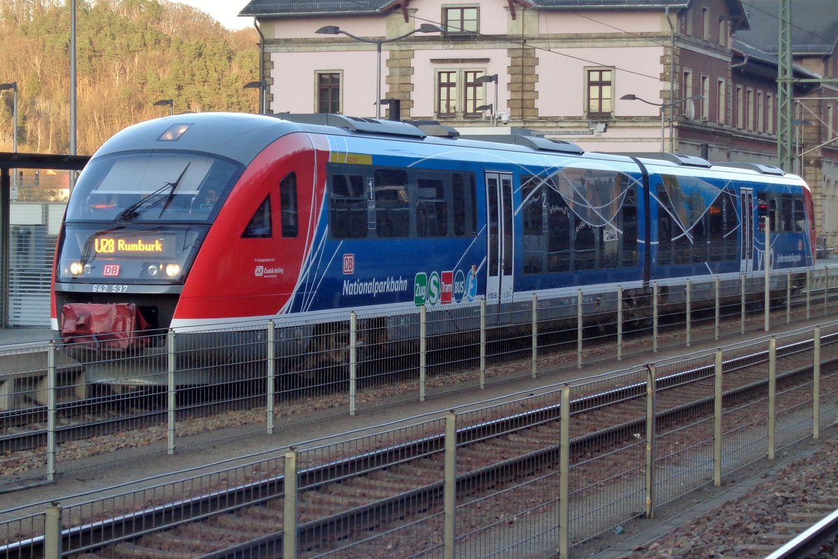 DB 642 537 steht am 6 April 2018 in Bad Schandau. 