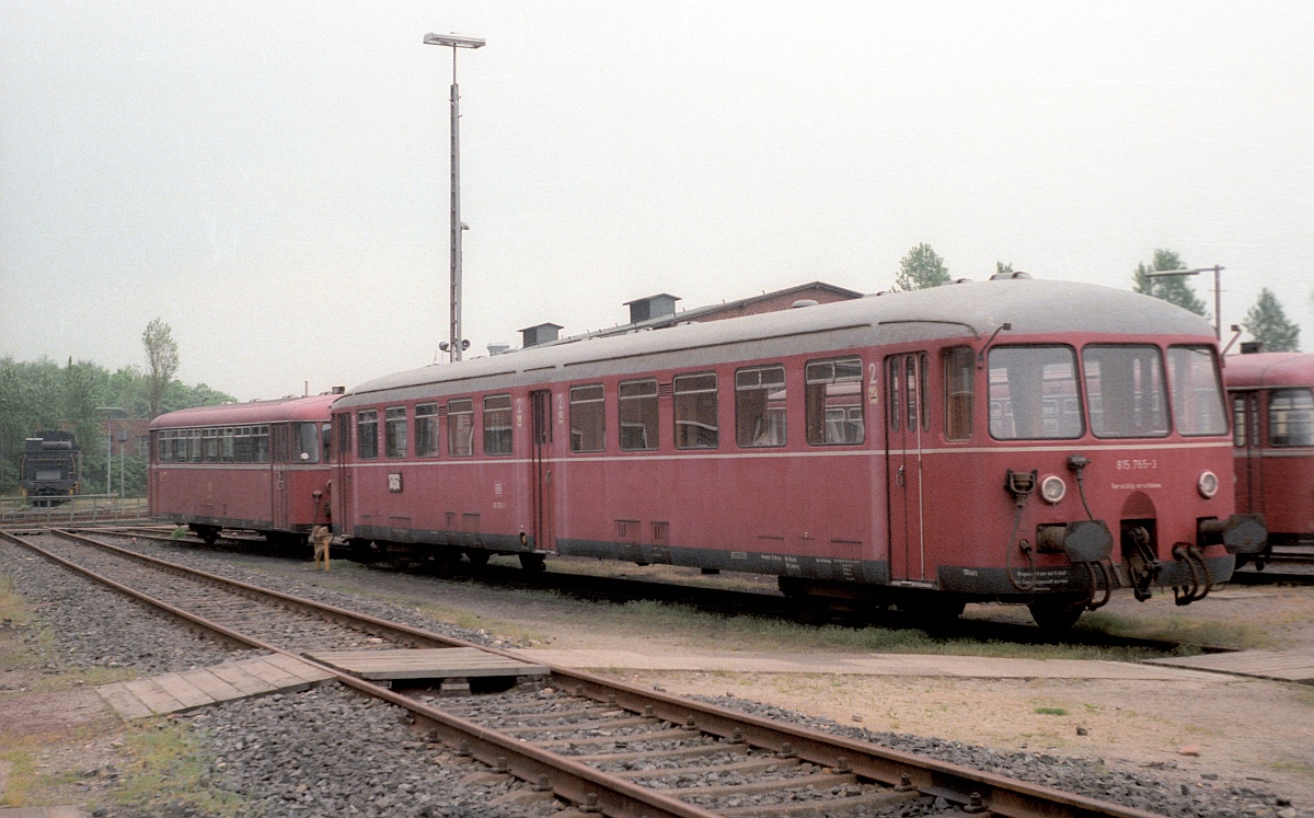 DB 815 765 und VB 98 Bw Husum 29.05.1984