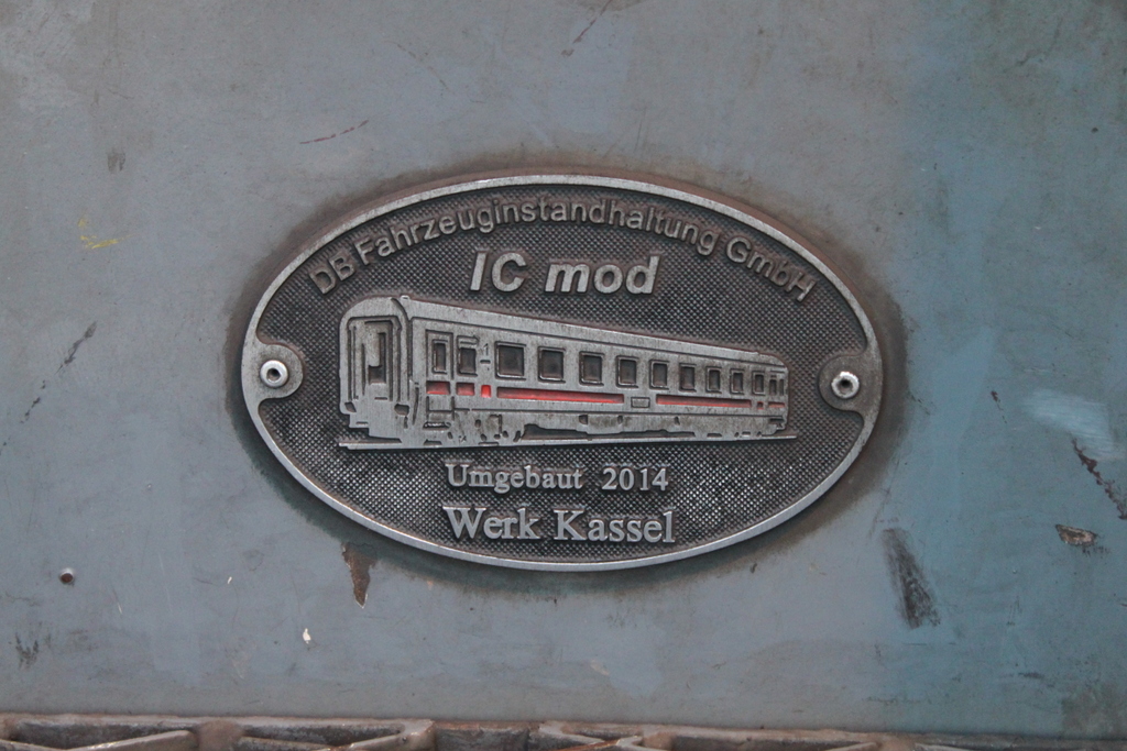 DB Fahrzeuginstandhaltung GmbH Werk Kassel, gesehen am 07.01.2018 im Rostocker Hbf.