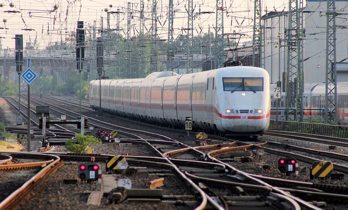 DB ICE 401 073/573  Basel  als ICE 73 nach Zürich Hbf Einfahrt NMS. 21.07.2018