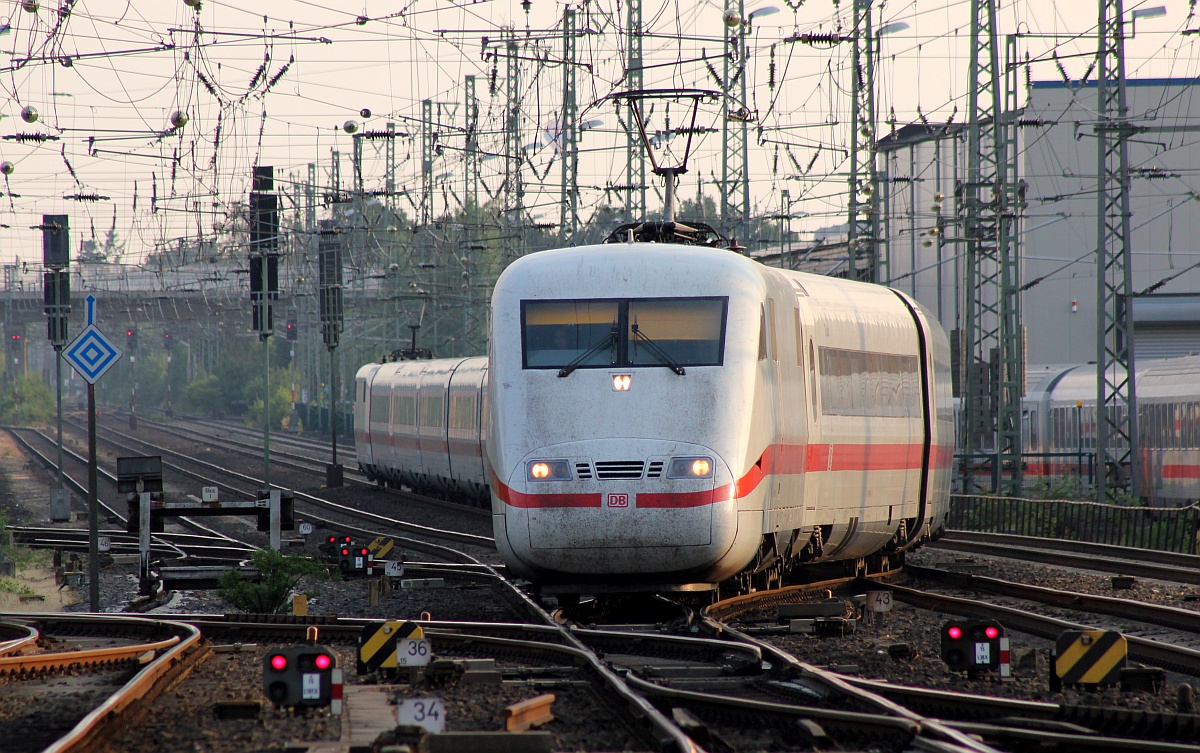 DB ICE 401 073/573  Basel  als ICE 73 nach Zürich Hbf Einfahrt NMS. 21.07.2018 II