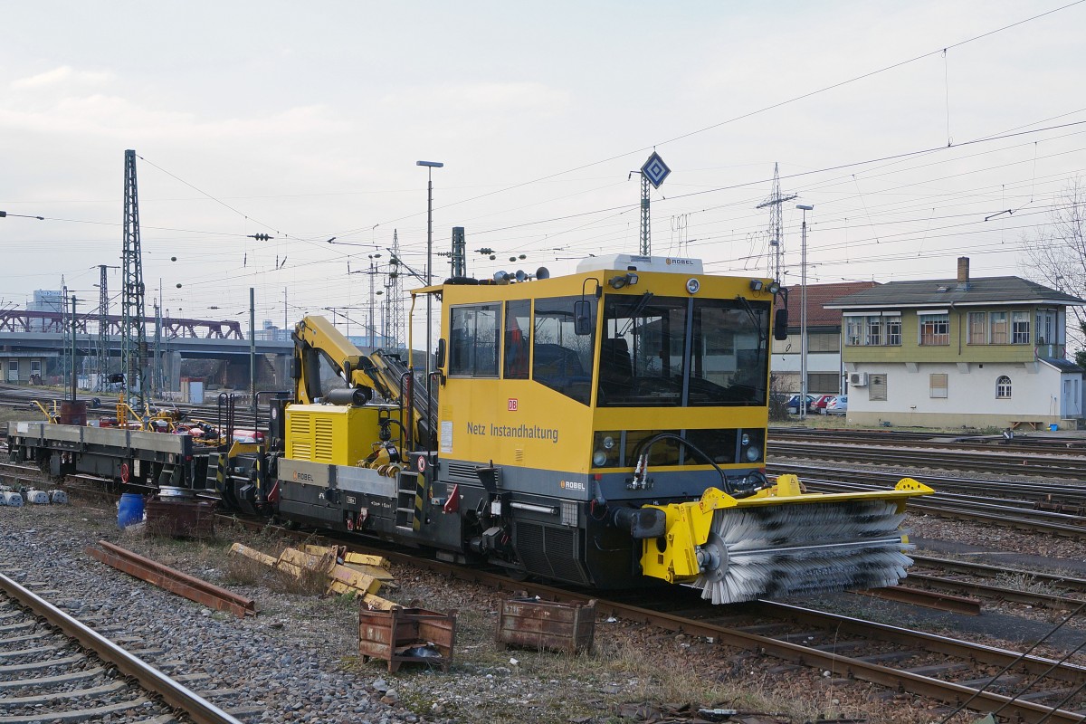 DB Netz AG: ROBEL Nr. 97 17 56 008 17-5 der DB Netz AG in Weil am Rhein am 6. Februar 2015. 
Foto: Walter Ruetsch