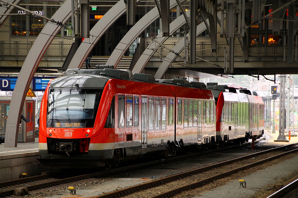 DB Regio 0648 332/832 und 344/844 werden hier als RB nach Kiel im Hbf Lübeck bereit gestellt. Lübeck 28.06.2014