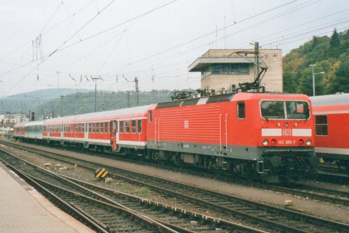 DB Regio 143 369 steht am 1 Oktober 2005 in Koblenz Hbf. 