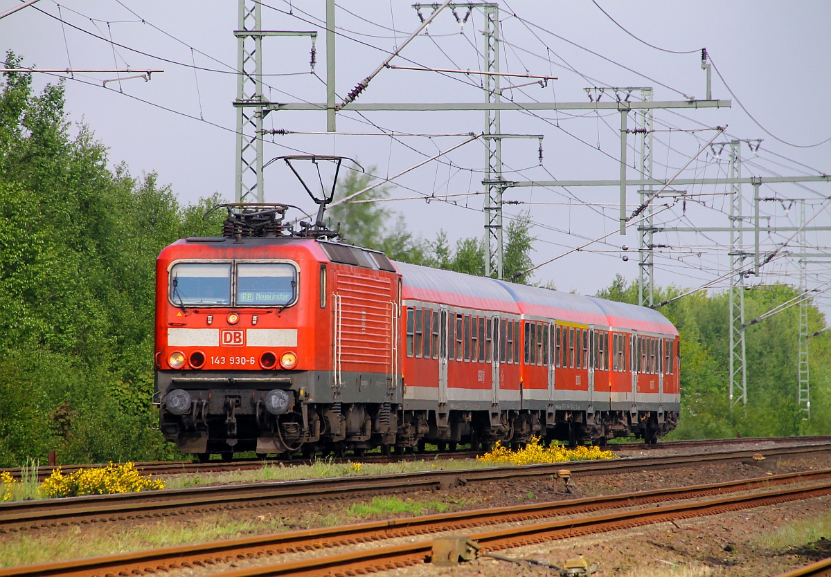 DB Regio 143 930-6 mit RB nach Neumünster aufgenommen in Jübek. 17.05.2014