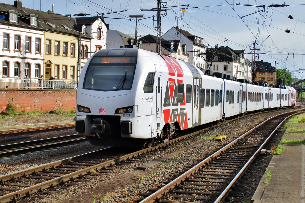 DB Regio SüdWest 429 121 verlässt Trier am 28 April 2018.