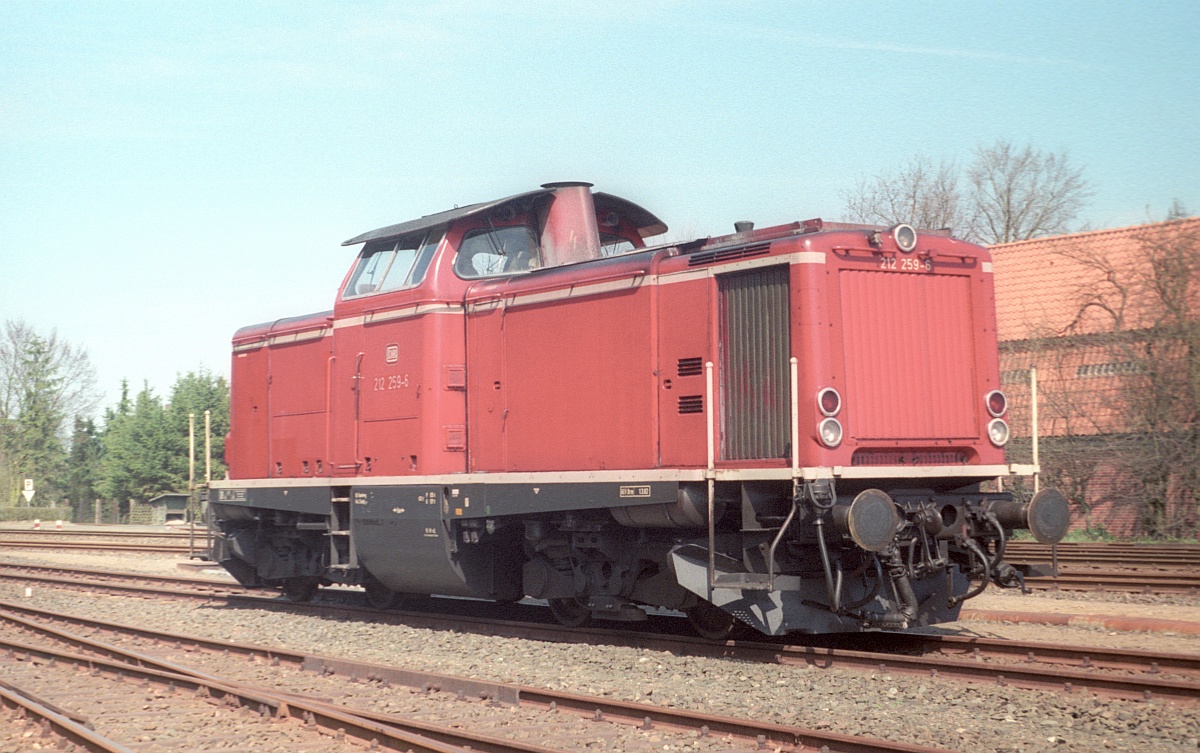 DB V 100 2259/212 259-6 Süderbrarup 26.04.1987