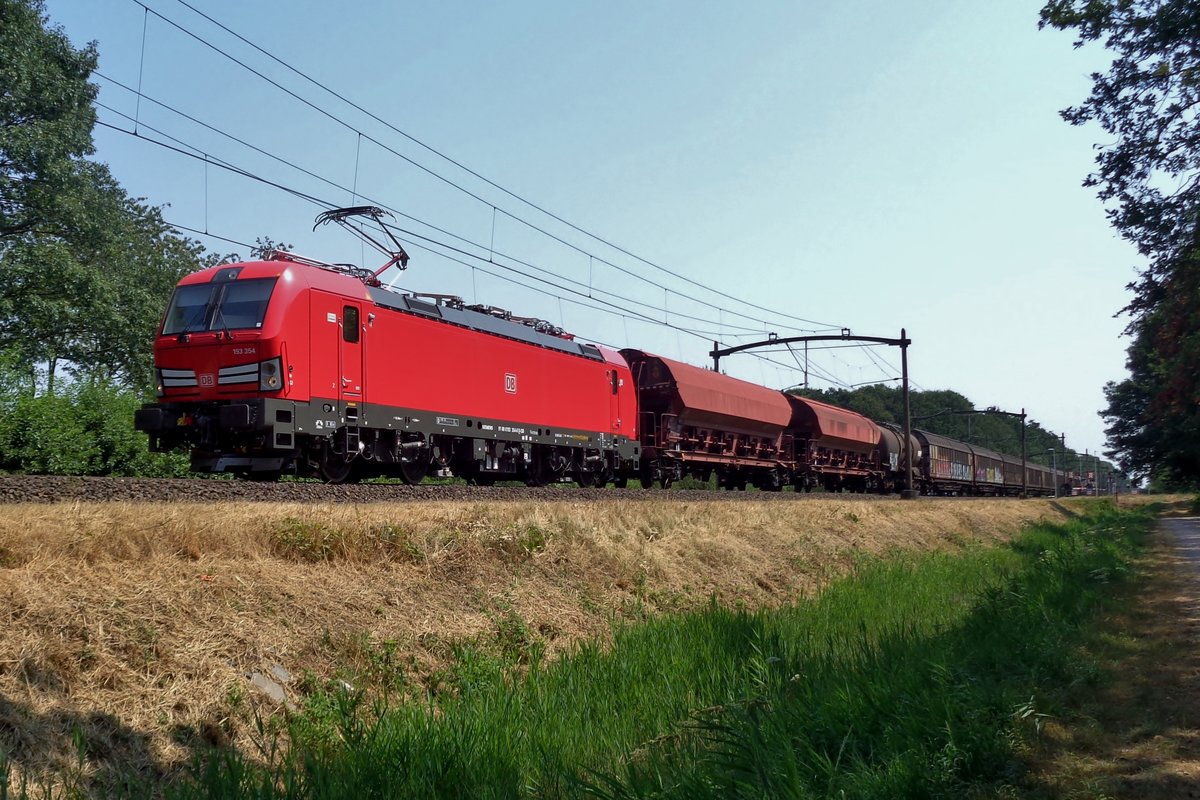 DBC 193 354 passiert Tilburg Oude Warande am 28 Juli 2018.