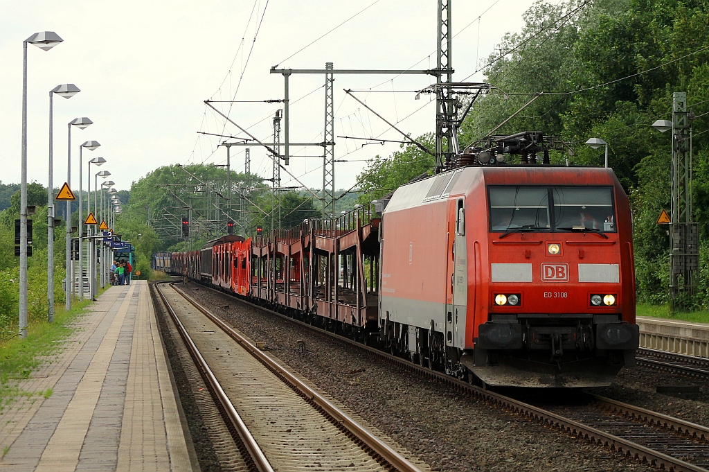 DBS/RSC EG 3108 rauscht hier mit dem EZ-Z 44781(54 Wagen)durch Schleswig. 24.06.2013