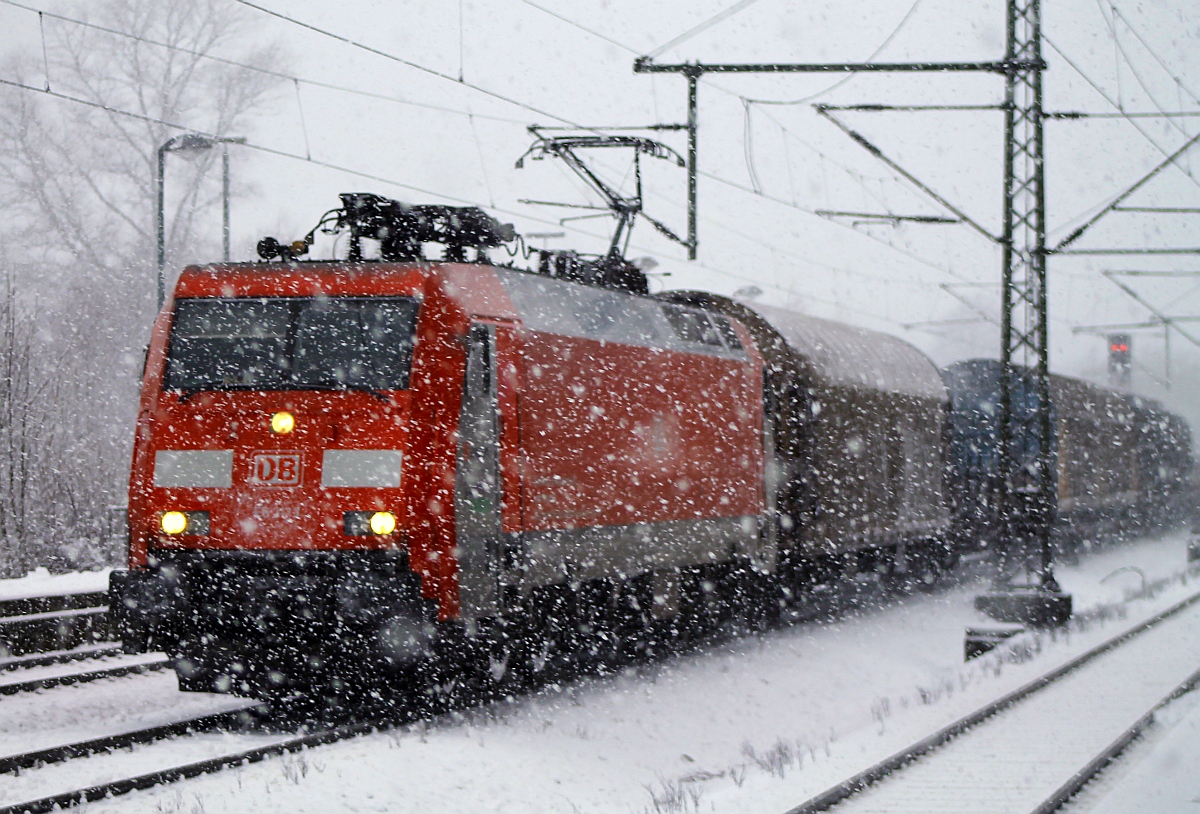 DBS/RSC EG 3113 rauscht hier mit dem 44733 durch Schleswig. 29.01.2015