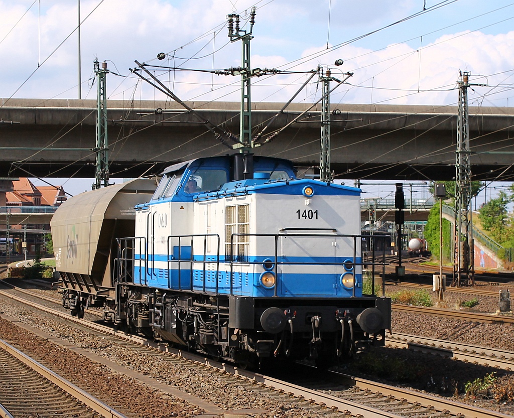 D&D 1401/ 203 205-0(LEW 12828 1970 V100.1 ex DR 110 319-1 ex DB 202 319-0)mit einem wahnsinns Güterzug aufgenommen in HH-Harburg am 06.08.2013.