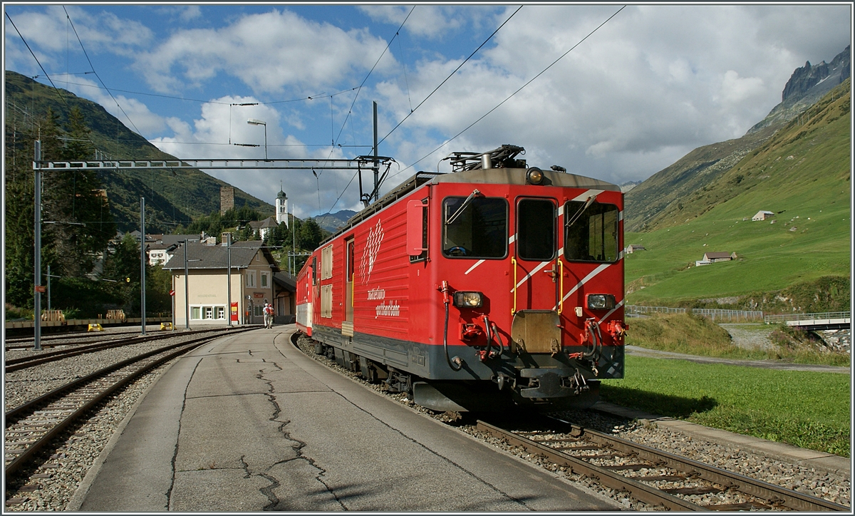 Deh 4/4 verlsst mir ihrem Regionalzug Hospental.
29. August 2013