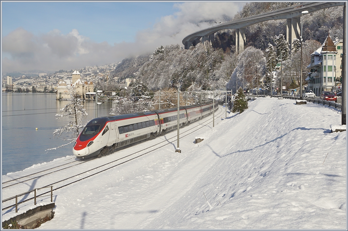 Den SBB RABe 503 022-7  Johann Wolfang Goethe  folgte ein weiter SBB RABE 503, der mir hier als Sujet das Nachschusses des EC 32 vor dem Château de Chillon dient.

Auf den gut vier Stunden später kommenden FS ETR wollte ich nicht warten, da einerseits Wolken aufzogen und anderseits der Schnee doch recht rasch schmolz. Auch das aufsuchen des Lavaux verwarf ich, da es dort kaum geschneit hatte.

29. Jan. 2019