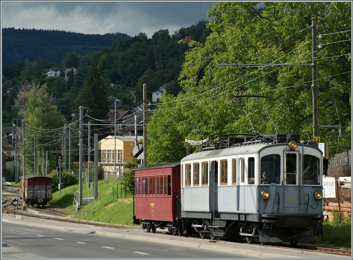 Der AOMC Triebwagen miteinem NStCM Beiwagen bei Blonay
13. Juni 2011