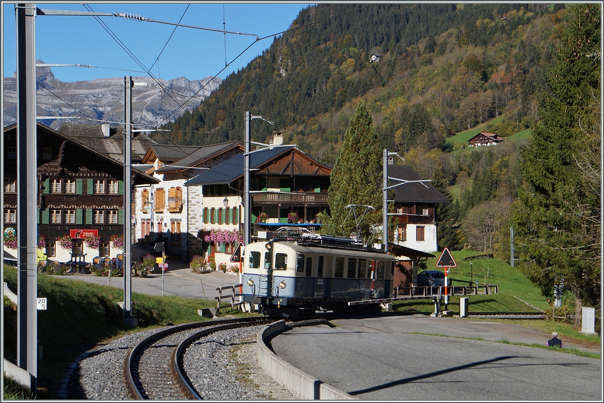 Der ASD BCe 4/4 N° 1 in Vers l'Eglise. 
18. Okt. 2014