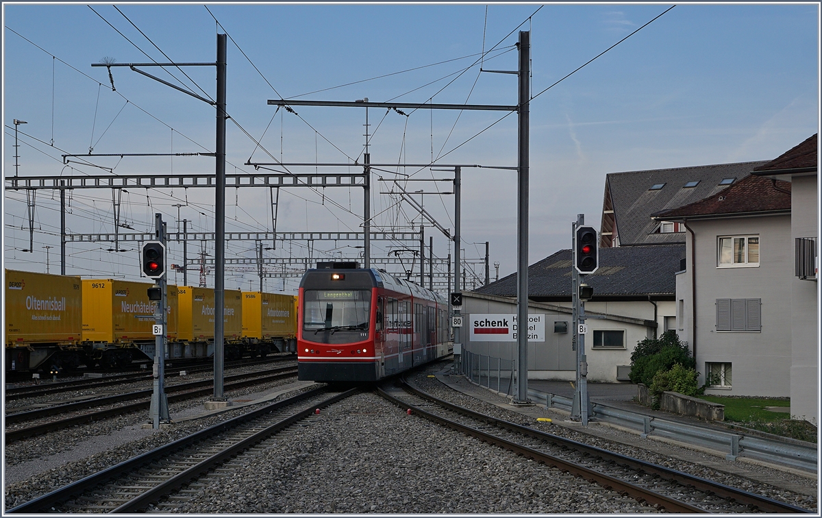 Der asm Be 4/8 111 von Solothurn nach Langenthal erreicht Oensingen.

10. August 2020