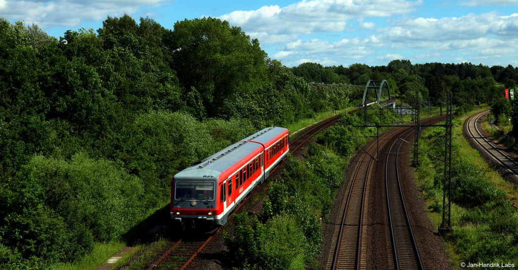 Der aus Braunschweig ausgeliehene 628 600 konnte am 17.06.17 in Kiel-Tonberg aufgenommen werden. Er war auf dem Weg von Schönkirchen (Holstein) zum Kieler Hbf. gewesen.