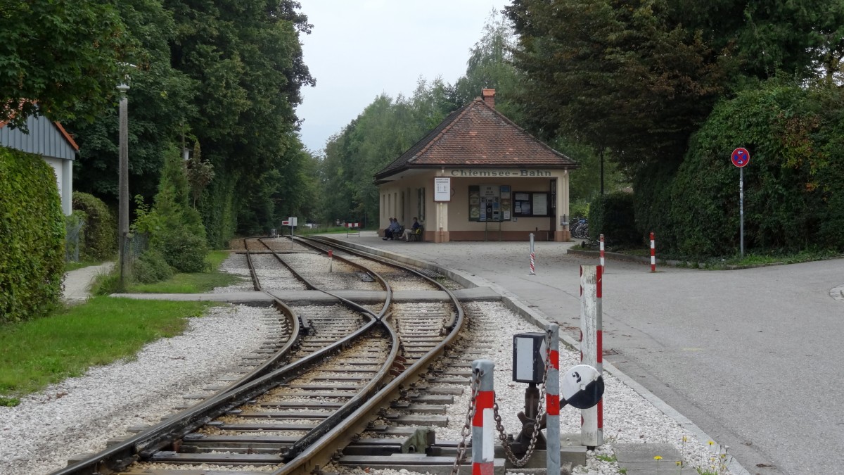 Der Bahnhof Prien Chiemseebahnhof.
Aufgenommen im September 2014.