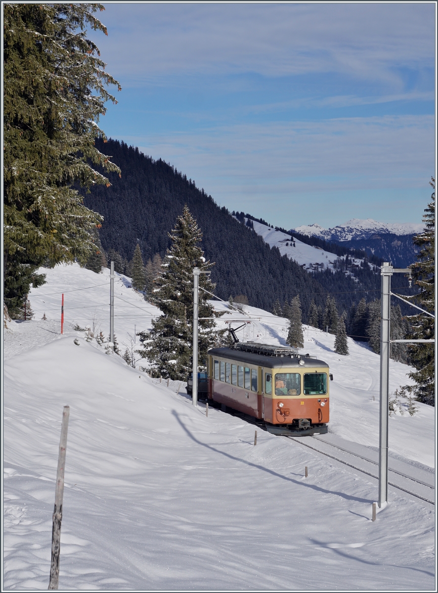 Der BLM Be 4/4 22 ist als R66 von der Grütschalp nach Mürren unterwegs und wird in zwei bis drei Minuten in Winteregg ankommen. Die Be 4/4 sollen durch Be 4/6 ersetzt werden, einer davon ist bereits bei der BLM, aber noch in der Testphase.  

16. Jan. 2024