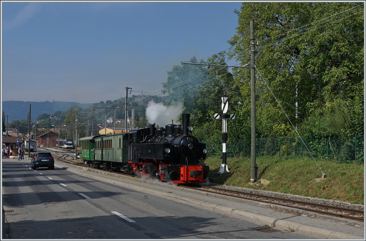 Der Blonay-Chamby Klassiker bei herrlichem Wetter: Die Blonay-Chamby G 2x 2/2 105 fährt am der Hippschen Wendescheibe, dem Ausfahrsignal von Blonay vorbei in Richtung Chamby

19. Sept. 2020