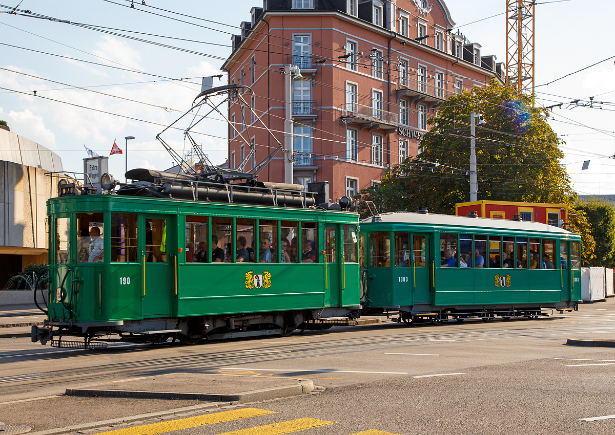 Der BVB Motorwagen Be 2/2 190 mit dem C3-Anhnger 1303 (ex 703) fhrt am 25.09.2016 von Basel SBB weiter in Richtung Aeschengraben.

Der Motorwagen 190 wurde 1927 und der C3-Anhnger 1303 (ex 703) wurde 1933 von Schweizerische Industrie-Gesellschaft (SIG) in Neuhausen gebaut.

TECHNISCHE DATEN Be 2/2 Motorwagen 190:
Spurweite: 1.000 mm
Achsfolge:  B'
Lnge ber Puffer:  9.480 mm
Hhe: 3.840 mm
Breite: 2.200 mm 
Achsabstand : 3.000 mm
Treibraddurchmesser : 810 mm
Eigengewicht : 15.200 Kg.
Sitz- / Stehpltze: 16 / 43 (59 Gesamt)
Anzahl der Antriebe:  2 vom Typ BBC GTM 132 (seit 1933)
Motorleistung: 2 x 74 PS
Stromabnehmer: BBC-Scherenpantograf (seit 1931)
Kupplung: halbautomatische +GF+-Kupplungen (seit 1950)
Fahrdrahtnennspannung: 600 V DC

TECHNISCHE DATEN C3-Anhnger:
Lnge ber Puffer: 11.180 mm
Breite: 2.200 mm
Hhe:  3.235 mm
Achsabstand: 2 x 2.500 mm = 5.000 mm
Eigengewicht:  7.400 kg
Sitz/Stehpltze: 26 / 62 = 88 Gesamt
Kupplung: halbautomatische +GF+-Kupplungen (seit 1950)
