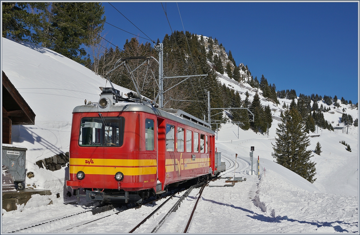 Der BVB TPC BDeh 2/4 25 auf der Fahrt Richtung Col-de-Bretaye, aufgenommen in Bouquetin.

12. Mrz 2019