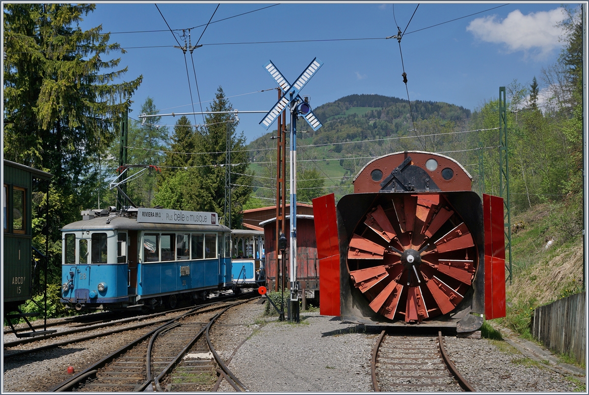 Der Ce 2/3 28 aus Lausanne hat bei der Blonay-Chamby Bahn eine neuen Heimat gefunden.
Chaulin, den 8. Mai 2016