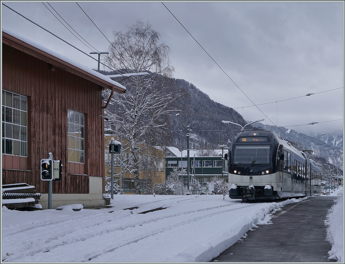 Der CEV MVR ABeh 2/6 7505 verlässt Blonay in Richtung Vevey.

25. Jan. 2021