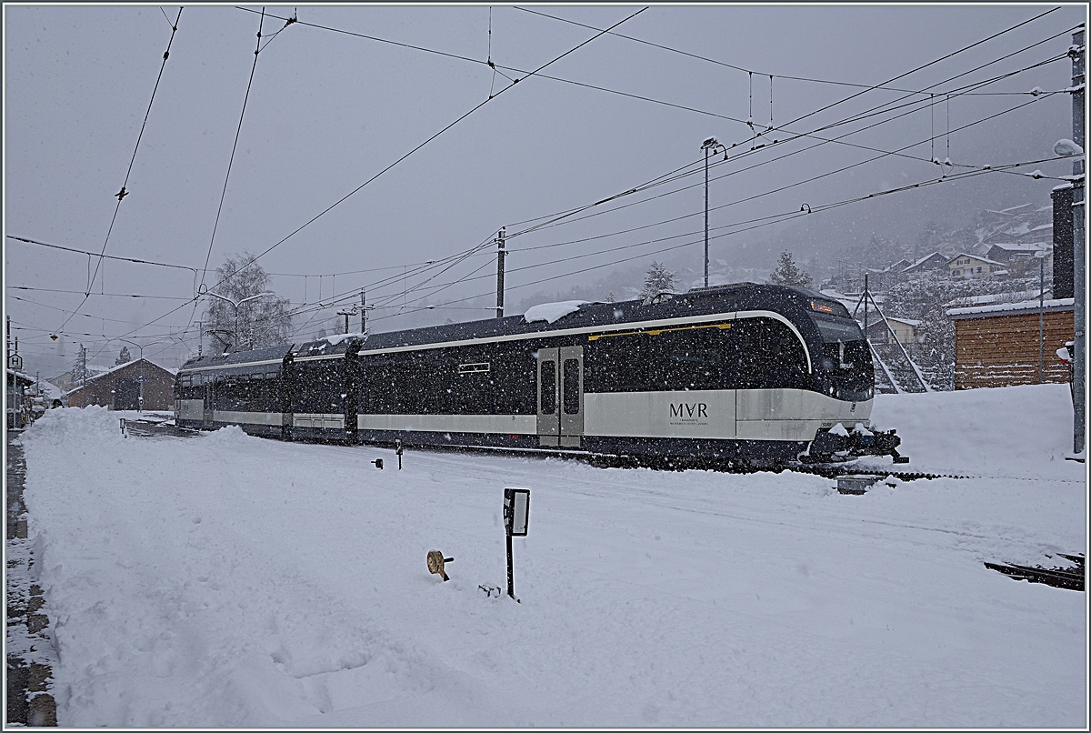 Der CEV MVR SURF ABeh 2/6 7505 verlässt Blonay in Richtung Les Pléiades.

25. Jan. 2021