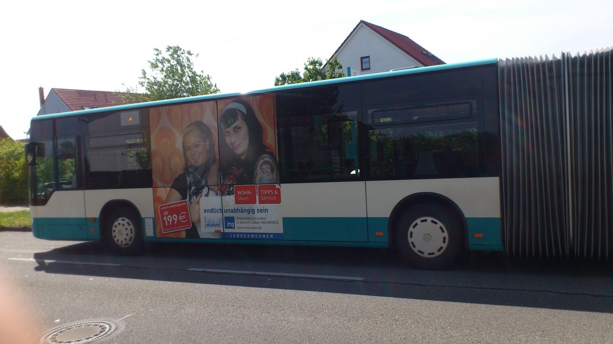 Der Citaro NB SW 560....diese trafficboard zeigt die werbung fr die neuwoges das junge wohnen 
wohnraum gnstig fr junge leute anbietet dieser citaro hat das tfafficboard seit in betriebnahme in den fahrbetrieb 