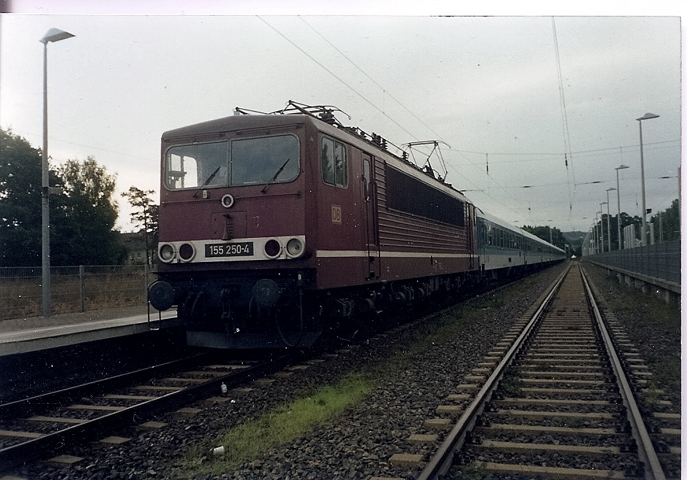 Der Container 155 250 bespannte den Interregio nach Plauen von Binz bis Stralsund.Hier in Binz.