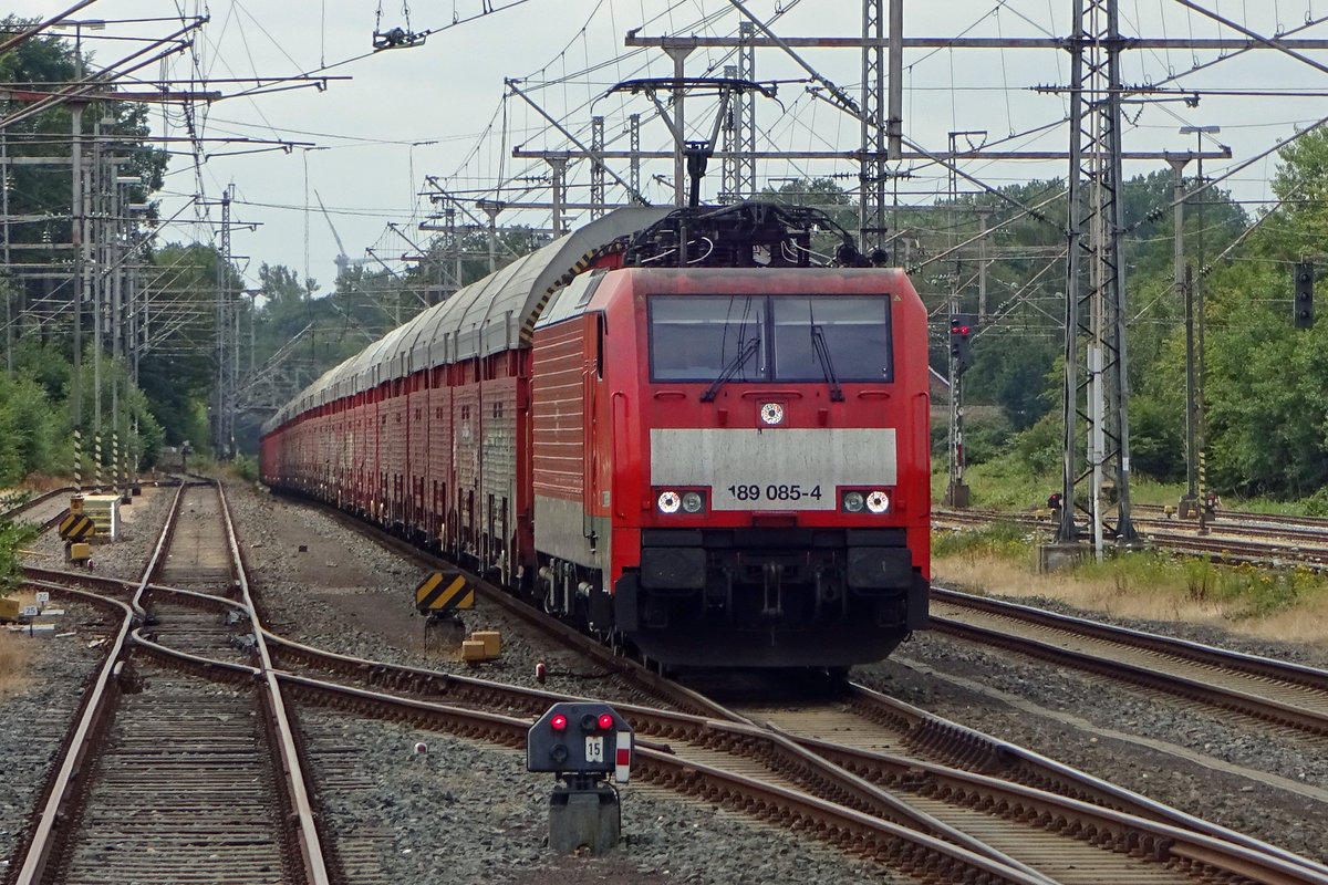 Der Daimler-Zug durchfahrt am 15 Juni 2019 Bad Bentheim mit 189 085 an der Spitze. 