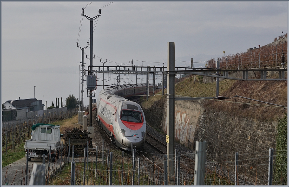 Der FS ETR 610 001 als EC 34 bei der Durchfahrt in Cully.
30. Jan. 2018