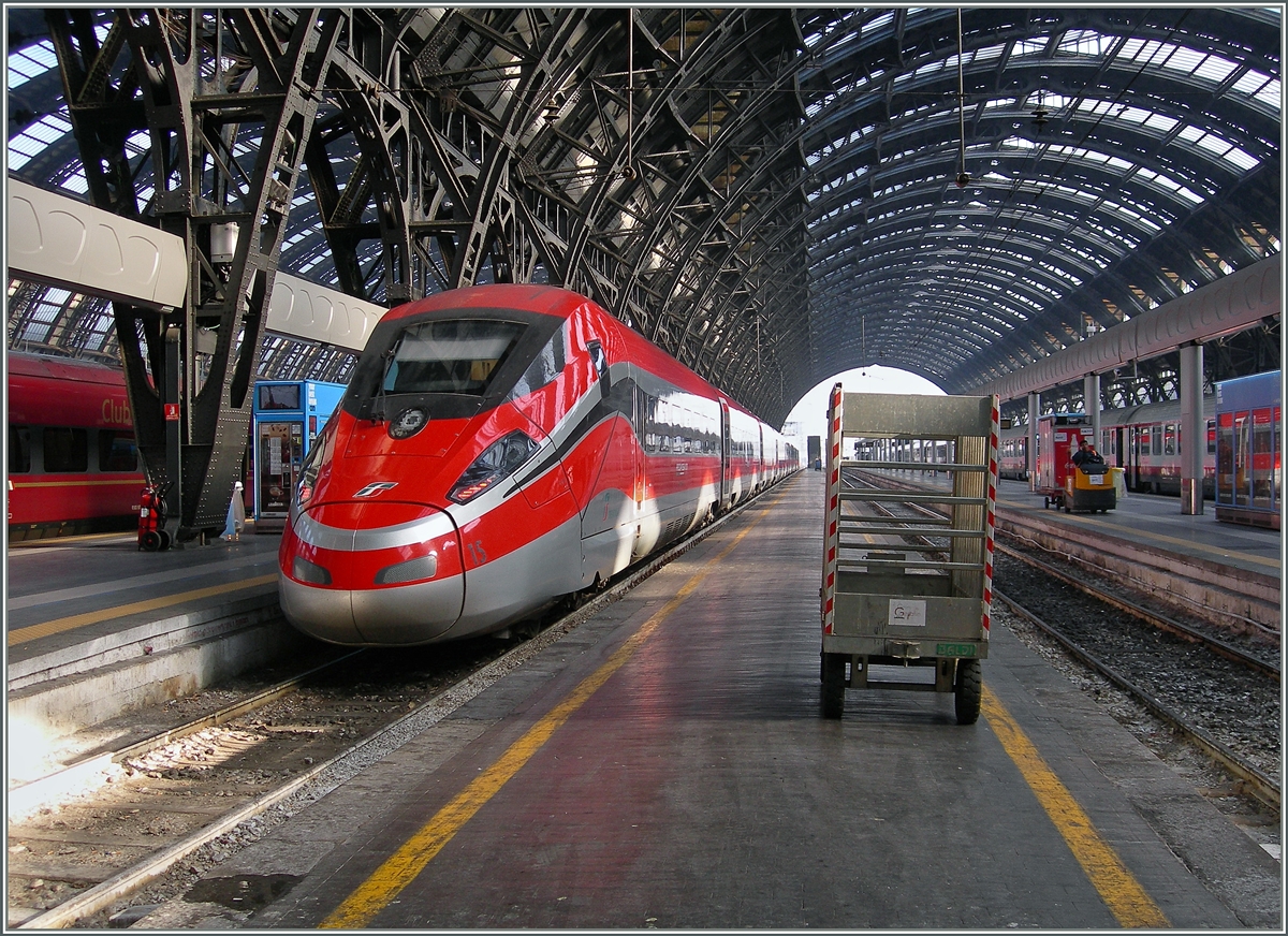 Der FS Treniatila ETR 400 015 (Frecciarossa 1000) in Milano Centrale.
01. März 2016