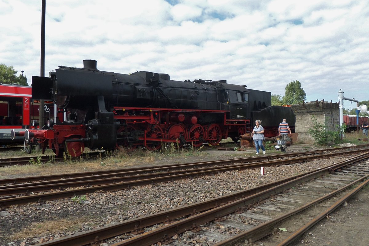 Der Gruppensechser 52 6666 steht am 19 September 2016 in Berlin-Schöneweide. 