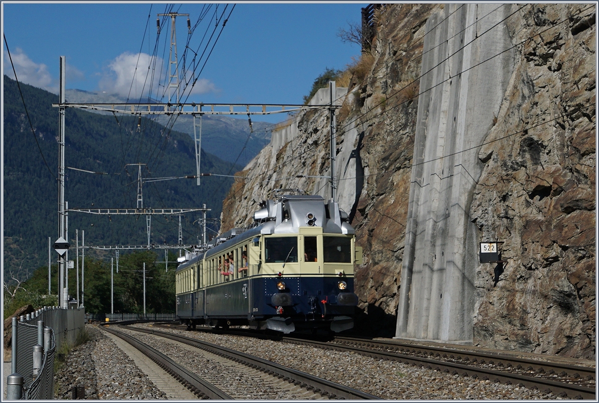 Der historische BLS BCFe 4/6 736 bei Lalden.
14. August 2016