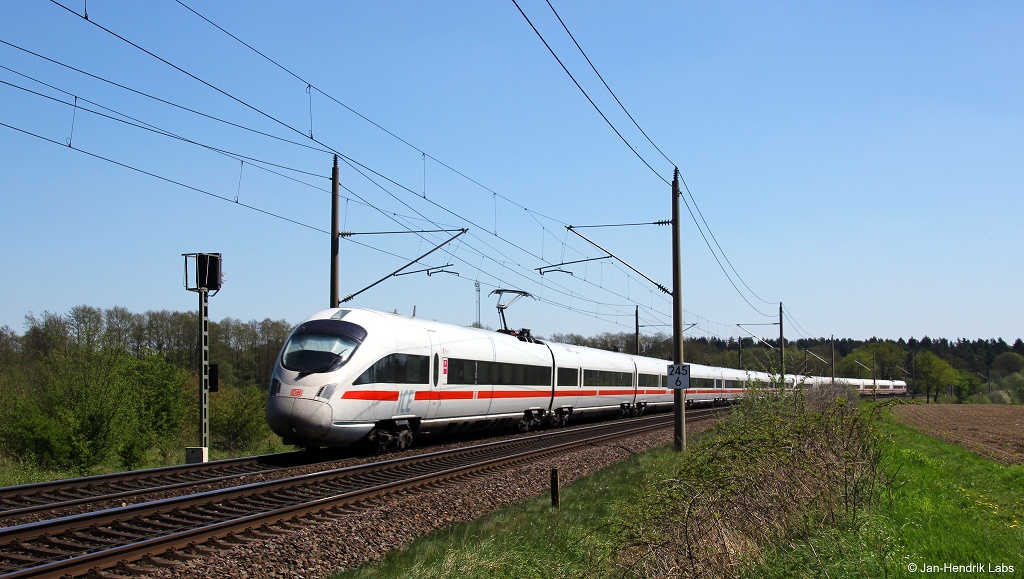 Der ICE 1684 von München Hbf. nach Hamburg Hbf. konnte am 7.5.16 bei Müssen abgelichtet werden.