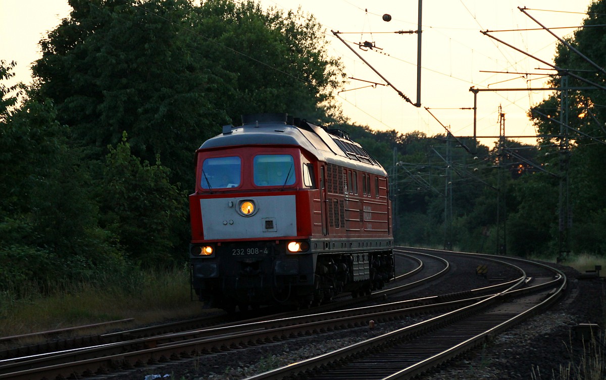 Der längste und schwerste aller Umleiter heute war die 232 908-4 die um 21.45h durch Schleswig dieselte(Aufnahmeort Bü Karpfenteich am Bhf). 16.07.2014