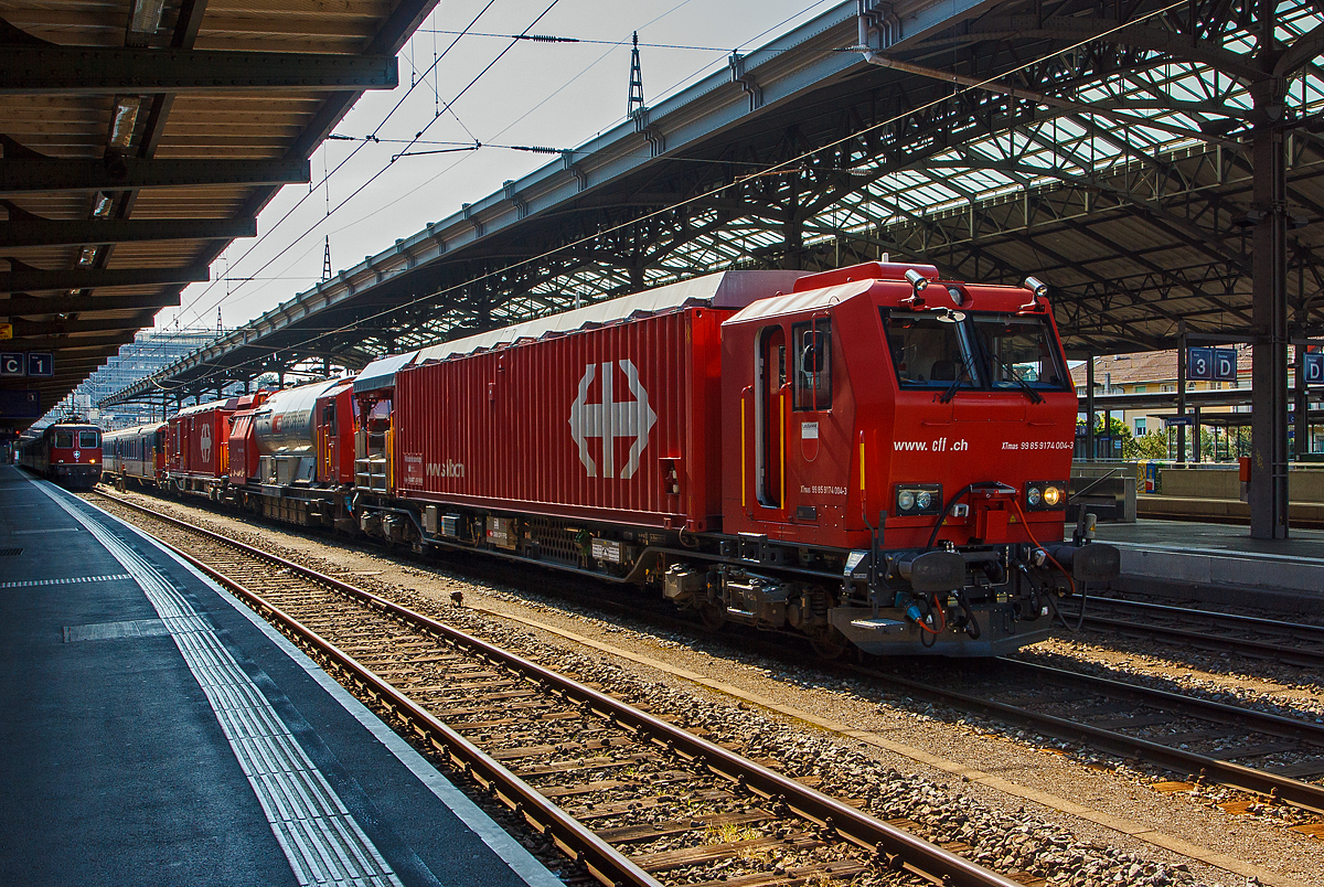 Der Lösch- und Rettungszug (LRZ)  Lausanne  der SBB hat einen liegengebliebenen IR am 29.05.2012 in den Bahnhof Lausanne geschleppt. Bei der SBB sind nur wenige Dieselloks vorhanden, so greift man hier auf den LRZ zurück und dieser wird auch mal bewegt.

Der Lösch- und Rettungszug ist dreiteilig, LRZ   Lausanne   besteht aus:
Rettungsfahrzeug XTmas 99 85 9147 004-3 auf Basis des Windhoff MPV mit Unterflurantrieb, 2 x 390 kW (MTU- PowerPack),
Tanklöschwagen Xans 99 85 9375 004-0  Basisfahrzeug (JMR) mit einem Tankvolumen von 48 m³ Wasser und 1,5m³ Schaummittel, der Wagen hat keinen eigenen Antrieb.
Gerätefahrzeug XTmas 99 85 9177 004-0 auf Basis des Windhoff MPV mit Unterflurantrieb, 2 x 390 kW (MTU- PowerPack),
Die Führerstände und die Container sind druckdicht und haben eine Atemluftversorgung, der beträgt insgesamt ca. 1,5 Mio. Liter, dies reicht für eine Einsatzdauer von 4,5 Stunden.
Die Lösch- und Rettungszüge vom Typ LRZ 08 sind von einem Konsortium unter der Führung der Windhoff Bahn- und Anlagentechnik aus Rheine mit den Partnern Dräger Safety, Joseph Meyer und Vogt AG gelieferte worden. 