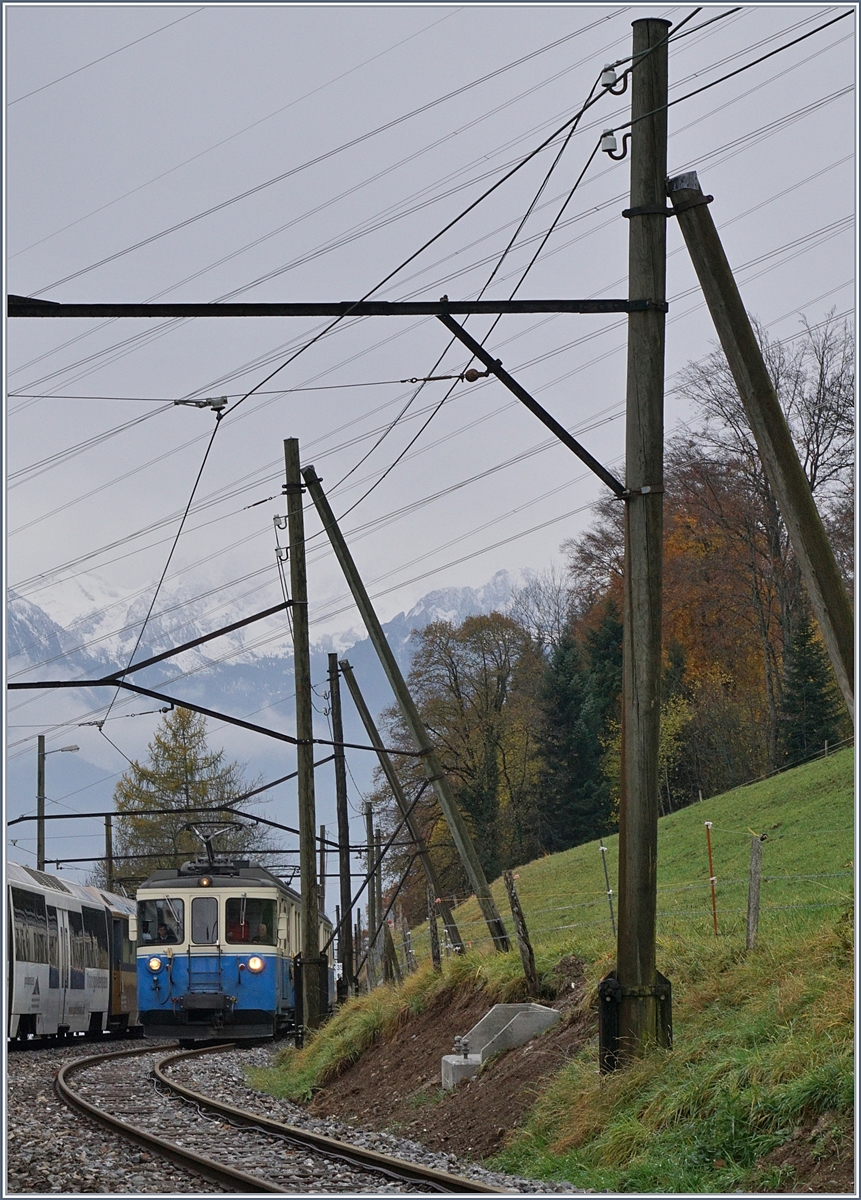 Der MOB ABDe 8/8 4001  Suisse  auf einer Extrafahrt in Sendy-Sollard.
11. Nov. 2017