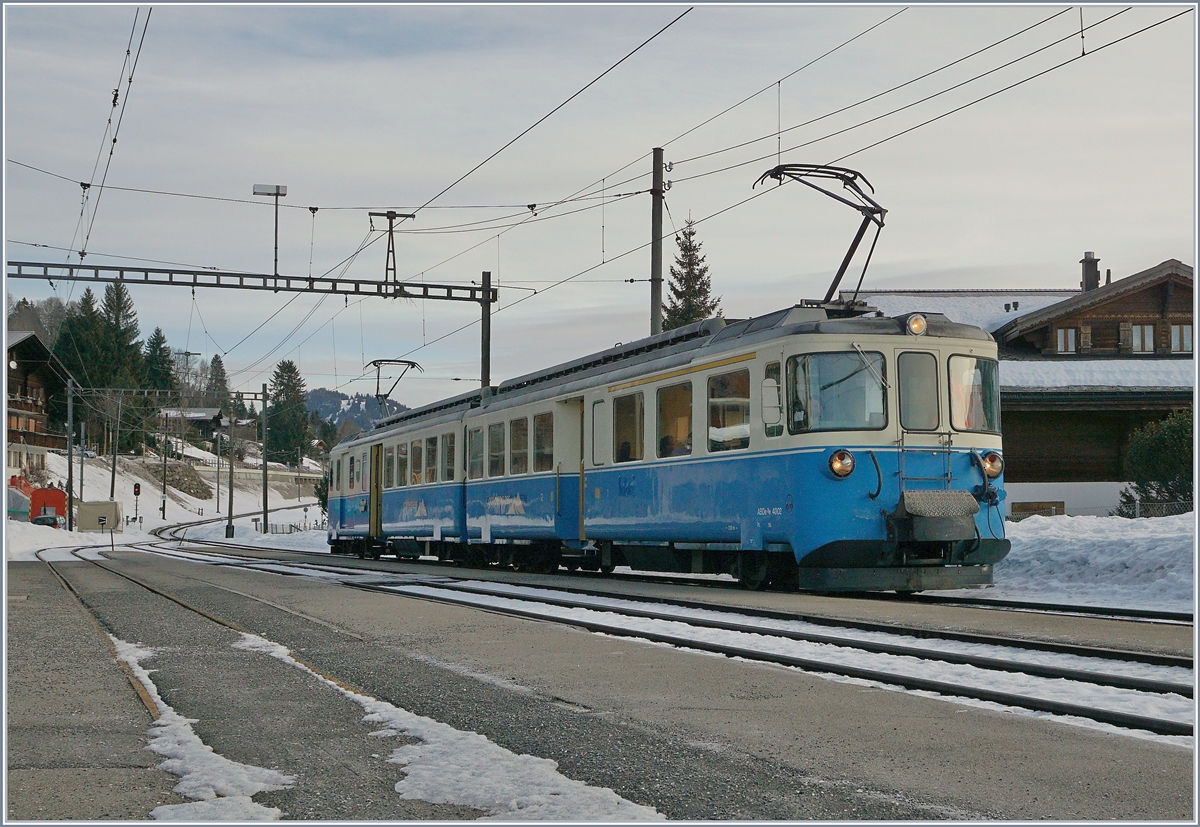 Der MOB ABDe 8/8 4002 VAUD in Schönried.
10. Jan. 2018