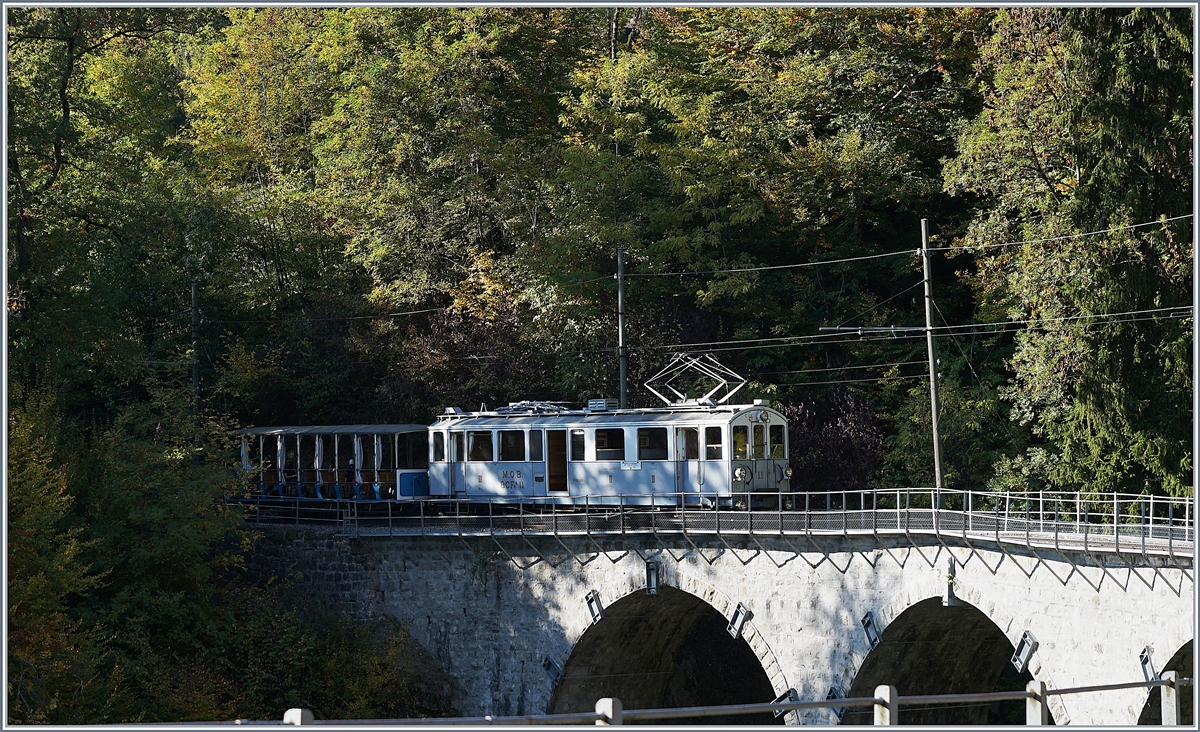 Der MOB BCFe 4/4 N° 11 bei  Vers-chez-Robert . 

14. Okt. 2018