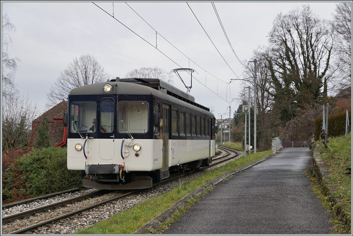 Der MOB Be 4/4 1006 (ex Bipperlisi) als Regionalzug 2323 bei Planchamp. 
4. Feb. 2016