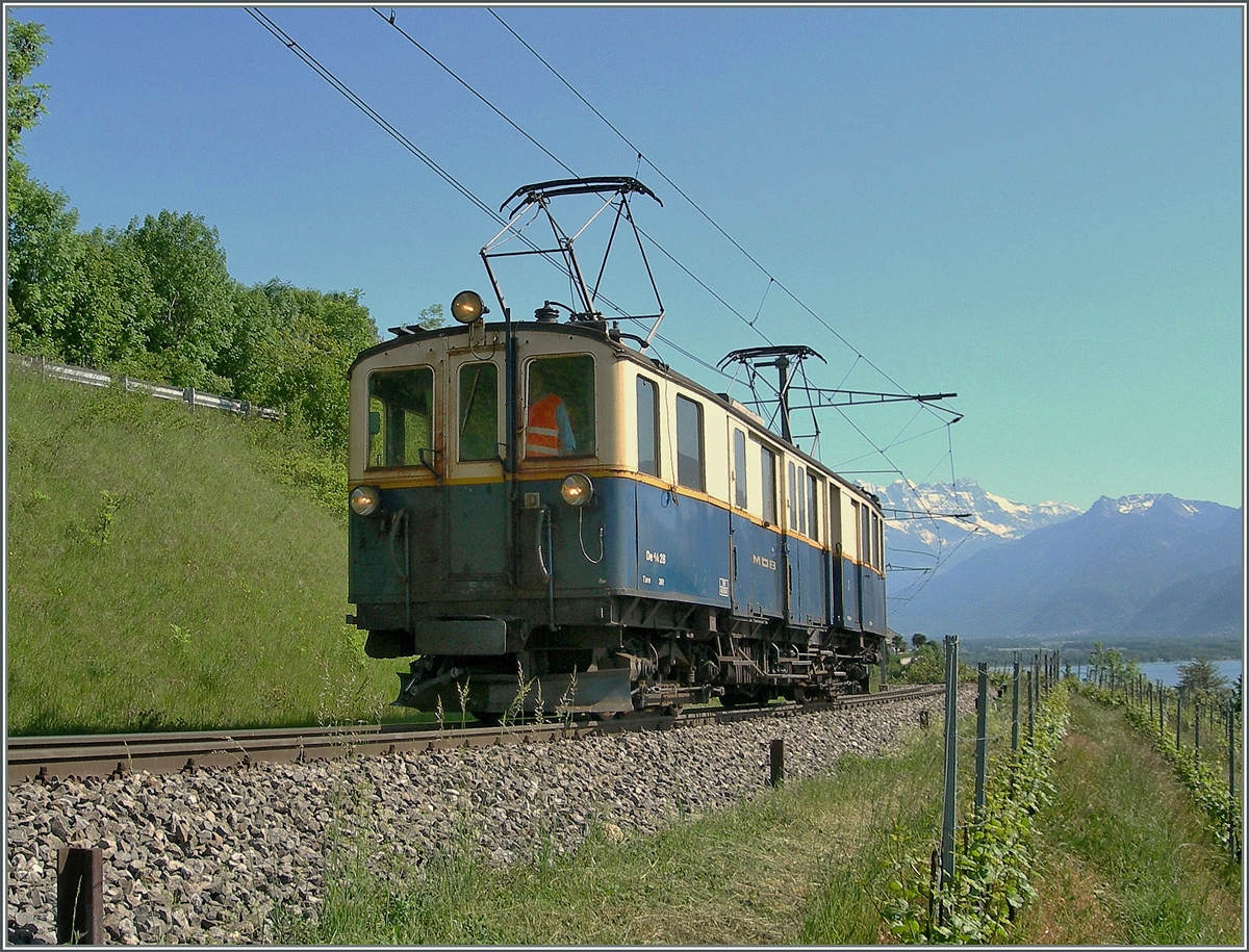 Der MOB De 4/4 N° 23 auf einer Dienstfahrt oberhalb von Montreux.
10. Mai 2007