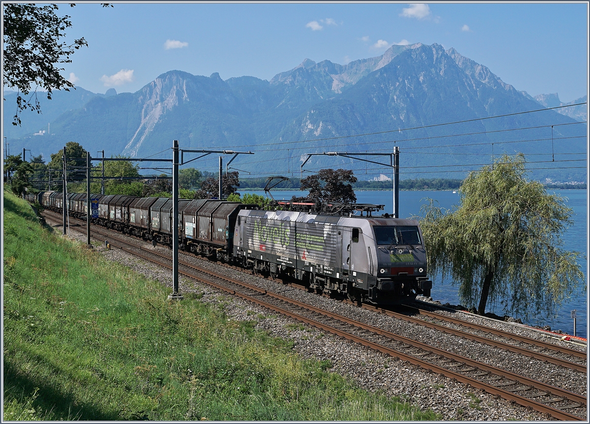 Der NOVELIS Zug von Sierre nach Göttigen fährt zur Zeit in der Regel und im Gegensatz zum letzten Jahre relativ pünktlich, leider jedoch ist die Fahrplanlage etwas zu spät, als dass die Sonne die Front der 189 990-5  Göttingen  (UIC 91 80 6189 990-5 D-DISPO Class 189-VE) noch anleuchten könnte.
3. August 2018