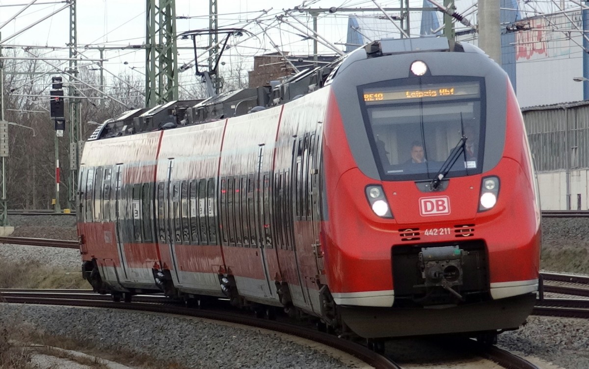 Der RE10 Cottbus-Leipzig hält auch am S-Bahnbahnhof Leipzig Nord.
Aufgenommen bei Leipzig-Nord im Dezember 2013.