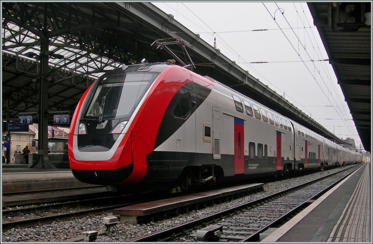 Der SBB RABe 502 (UIC 94 85 0502 203-8 CH-SBB) Twindexx in Lausanne. 
24. Feb. 2016